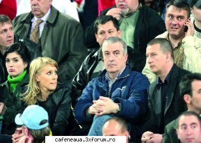 ce zici de mara basescu ? e fru7moasa ??? maria basescu